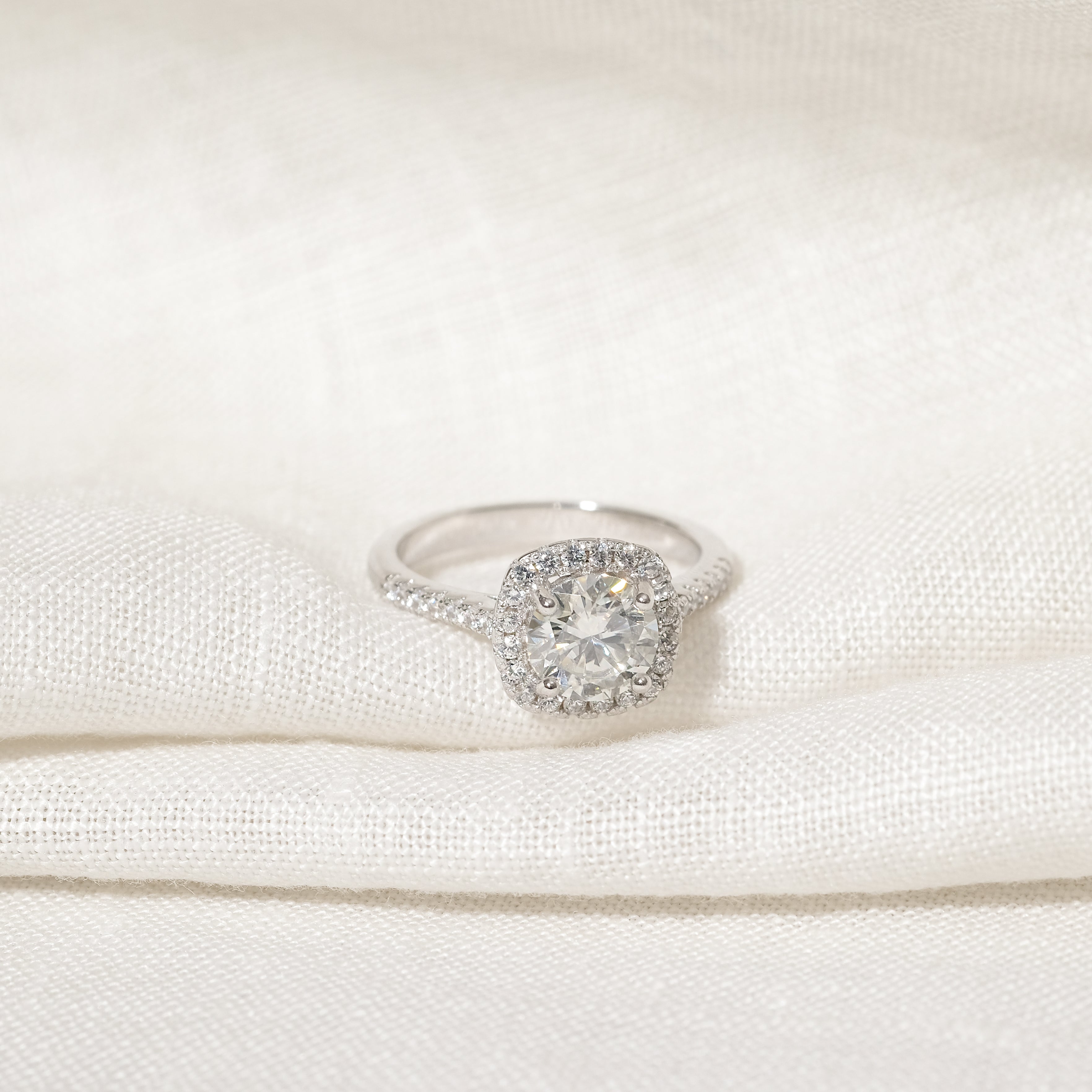 Vicky 1.0ct Moissanite Ring (925 Sterling Silver, Size 6)