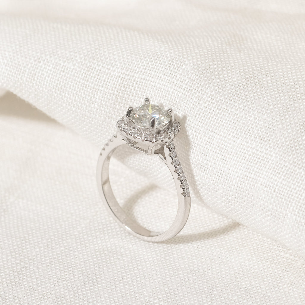Vicky 1.0ct Moissanite Ring (925 Sterling Silver, Size 6)